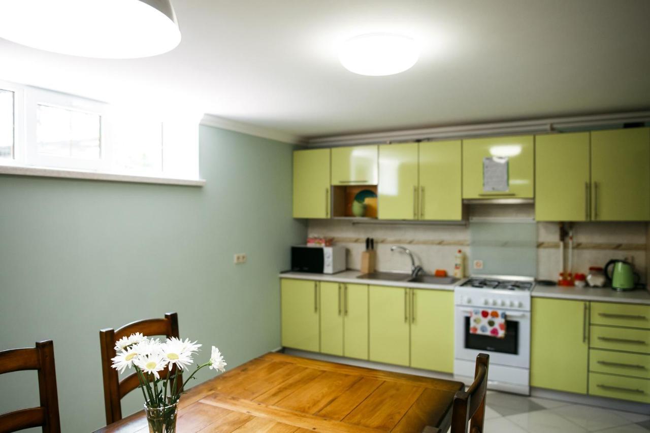 Sweet Home Hostel / Guest House Chernivtsi Εξωτερικό φωτογραφία