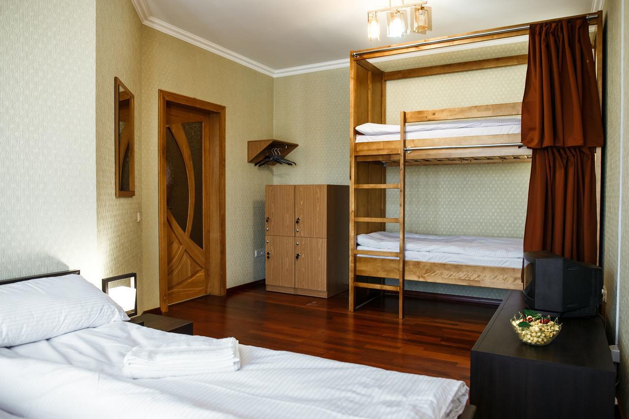 Sweet Home Hostel / Guest House Chernivtsi Εξωτερικό φωτογραφία