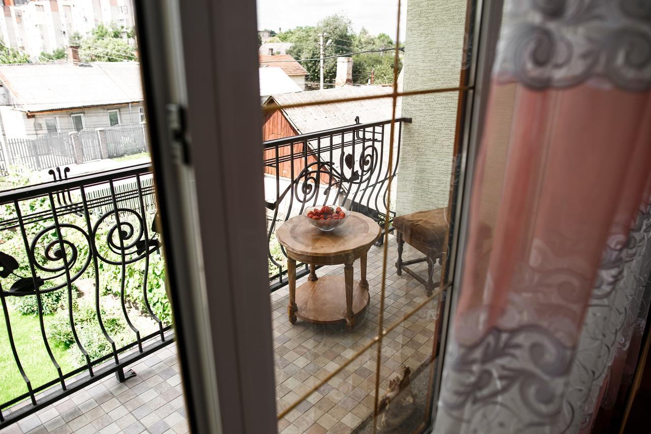 Sweet Home Hostel / Guest House Chernivtsi Εξωτερικό φωτογραφία