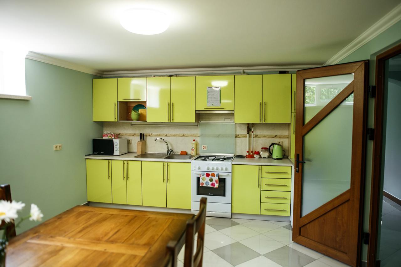 Sweet Home Hostel / Guest House Chernivtsi Εξωτερικό φωτογραφία