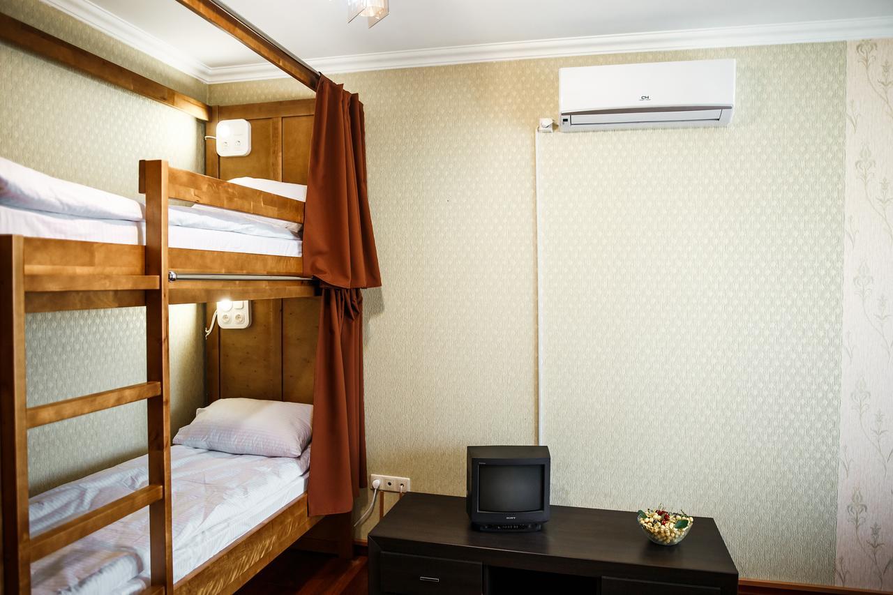 Sweet Home Hostel / Guest House Chernivtsi Εξωτερικό φωτογραφία