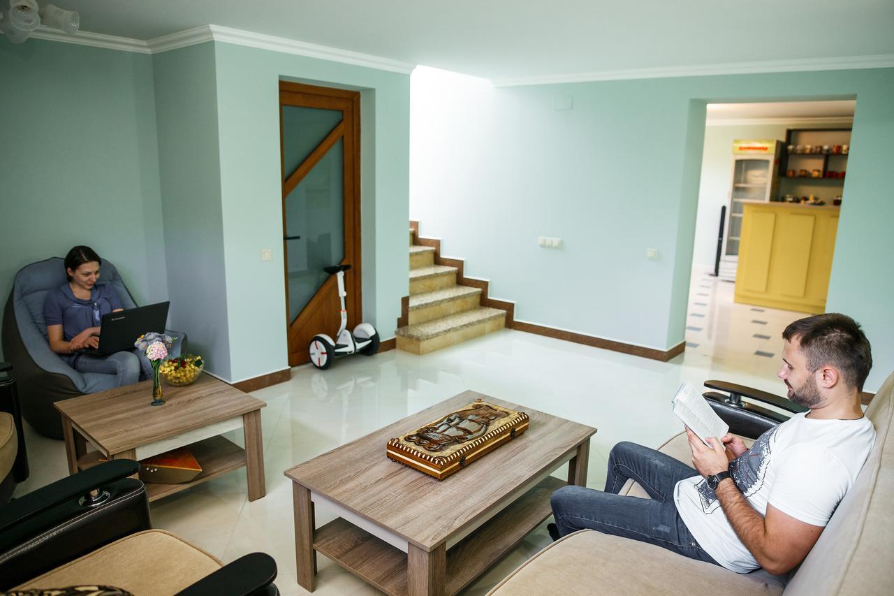 Sweet Home Hostel / Guest House Chernivtsi Εξωτερικό φωτογραφία