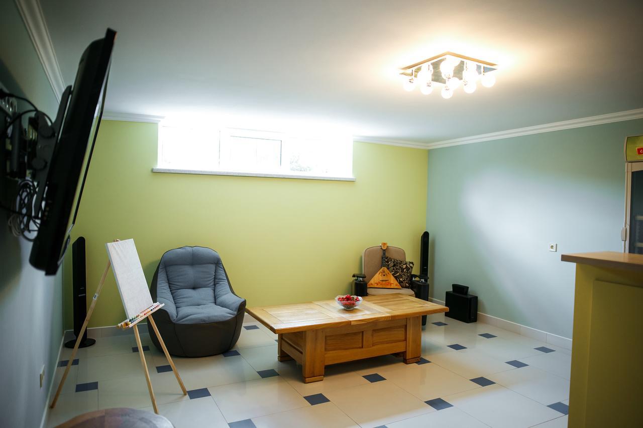 Sweet Home Hostel / Guest House Chernivtsi Εξωτερικό φωτογραφία