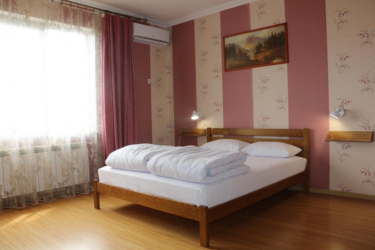 Sweet Home Hostel / Guest House Chernivtsi Εξωτερικό φωτογραφία