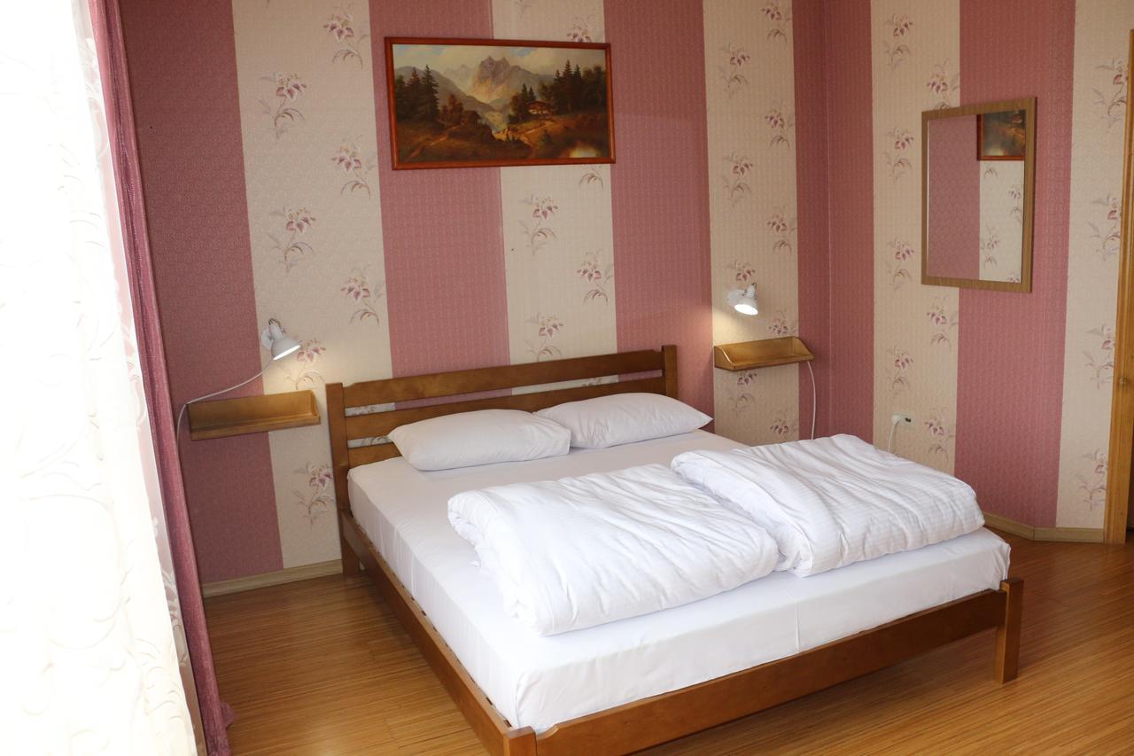 Sweet Home Hostel / Guest House Chernivtsi Εξωτερικό φωτογραφία